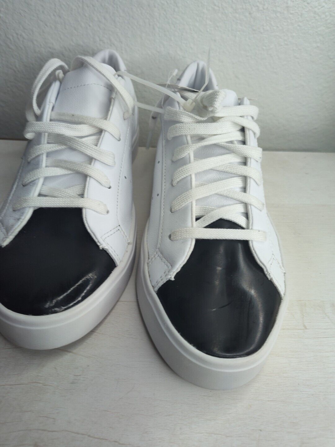 New Adidas Sleek Cloud White Womens Lace Up Shoes Sneakers EE4709 10W 8M Nobox