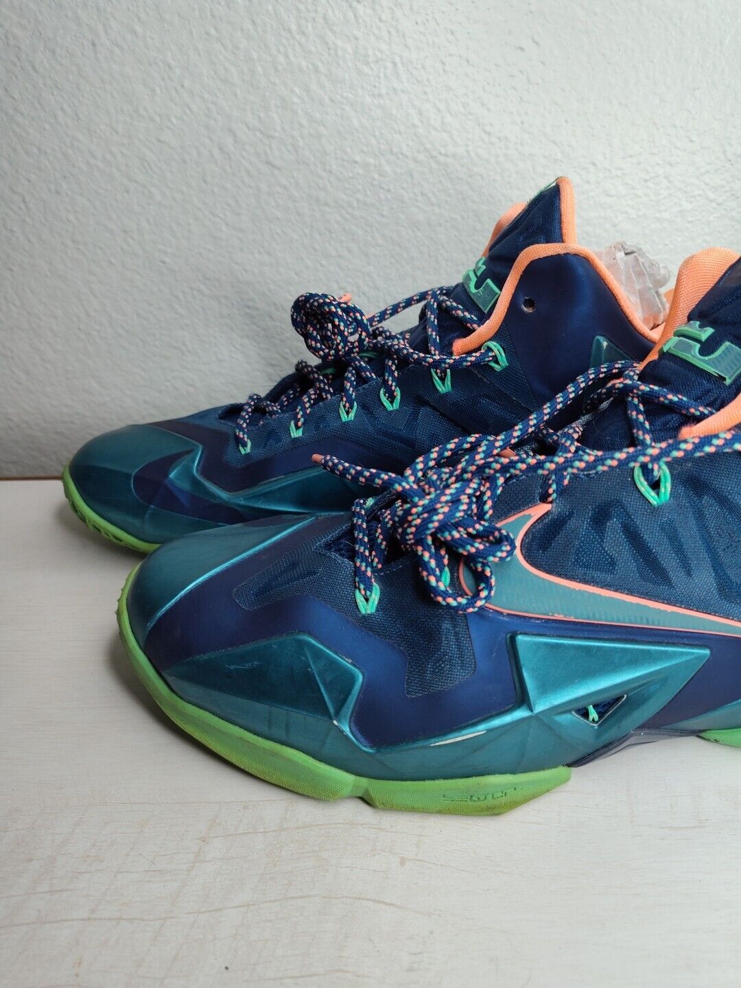 lebron james basketball shoes 2013