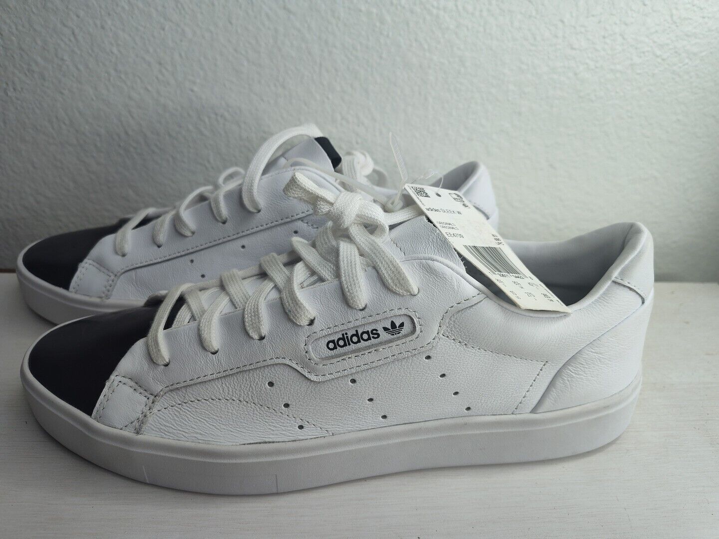 New Adidas Sleek Cloud White Womens Lace Up Shoes Sneakers EE4709 10W 8M Nobox