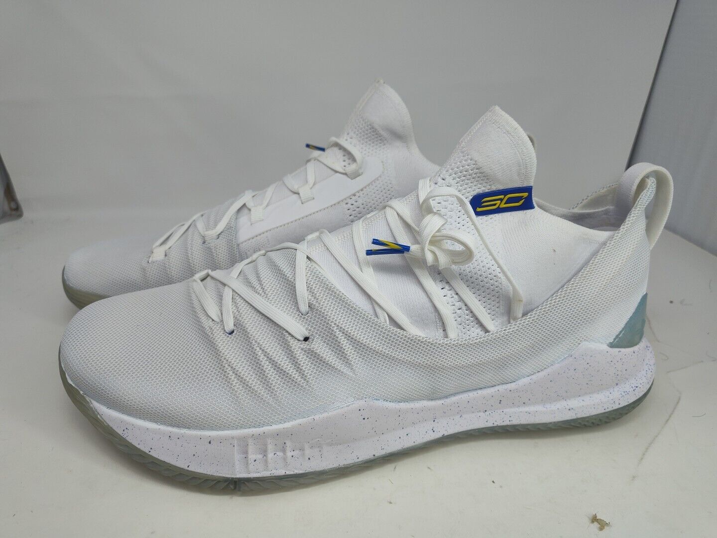 NEW Under Armour 5 Curry 3020657-106 Triple Whiteout 16 M Ice V B